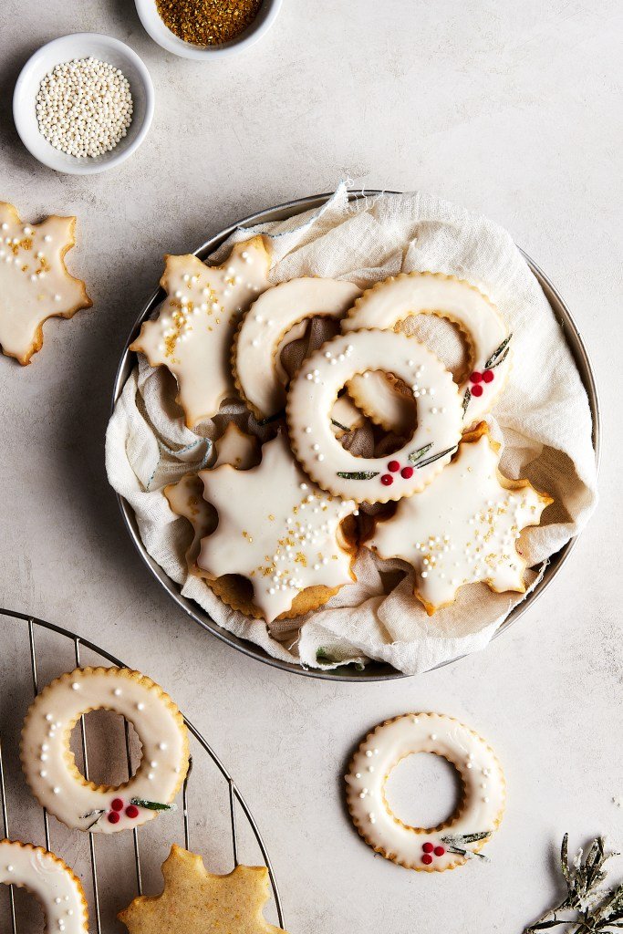 Christmas Wreath Shortbread Cookies by The Nostalgic Crumb