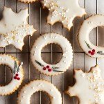 Christmas Wreath Shortbread Cookies by The Nostalgic Crumb